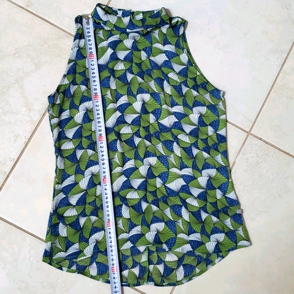 Sleeveless Mock Neck Pattern Print Top - Picture 4 of 4